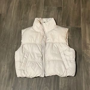 Cropped puffer vest